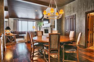 Premium Luxury One Bedroom with Hot Tub apartment hotel