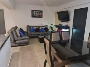 Se renta por día departamento en el Centro