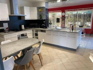 Villas Villa Sany:10 Pers Maison 200m2 piscine , jacuzzi : photos des chambres