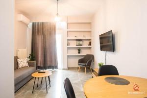 Filoxenia apart by homebrain