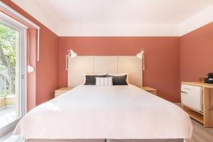 Rainbow Suites by Olala Homes