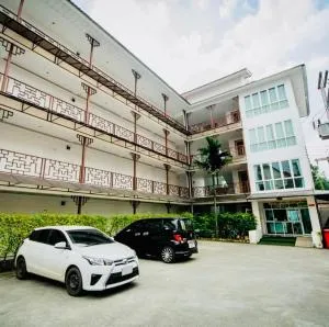 INN Kham Apartment - San Sai