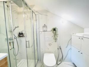 Appartements Studio ideal deplacement pro tourisme et mariage Parking gratuit : photos des chambres