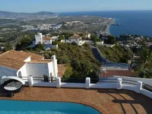 Stunning Villa with beautiful views and private pool - Ítrabo
