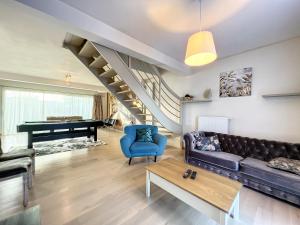 Villas VILLA BELLA VISTA - Proche Rennes - Billard - Baby-foot : photos des chambres