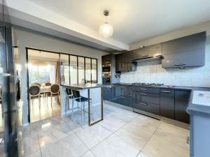 Villas VILLA BELLA VISTA - Proche Rennes - Billard - Baby-foot : photos des chambres