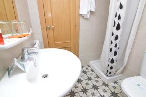 Double or Twin Room room in Hotel Queens - Adults Only By Mc