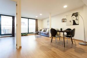 One-Bedroom Apartment with Terrace room in Apartments Olé - Albareda 24