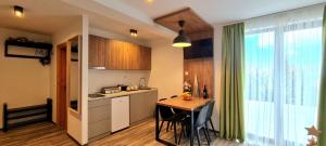 Popović apartmani, Sunčani breg