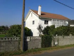 Acogedora casa de campo-PISO Y ATICO con finca- - Neda