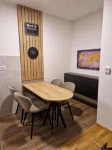 Apartman u centru Kolasina sa garazom