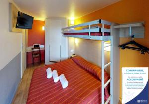 Hotels Premiere Classe Cambrai Proville : Chambre Triple (1 Lit Double et 1 Lit Simple)