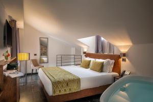 Navona Essence Hotel