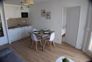 Appartements Appt Perros Guirec sur plage Trestraou et cote granit rose : photos des chambres