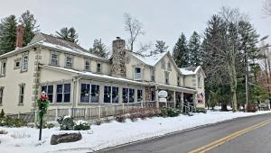 Woodfield Manor - A Sundance Vacations Property
