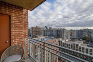 Fantastic 2 BR Condo At Pentagon City