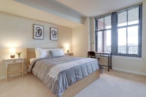 Fantastic 2 BR Condo At Pentagon City