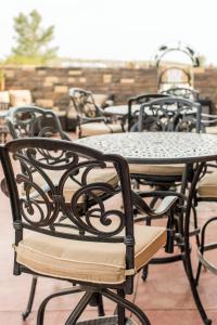 Teddys Residential Suites New Town