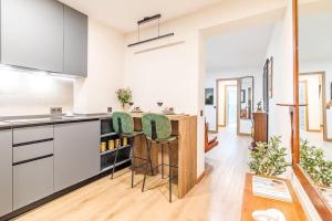 Apartamento reformado y tranquilo junto a Gran Vía
