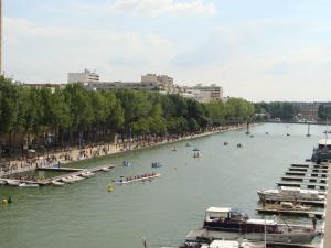 Hotels Holiday Inn Express Paris-Canal De La Villette, an IHG Hotel : photos des chambres