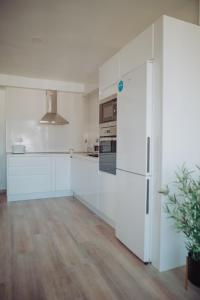 Ático Moderno con piscina y parking cerca de la playa