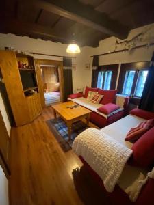 Maľovaná drevenička v Čičmanoch