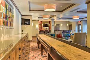 Luxury Mountain Condo with Community Perks and Shuttle