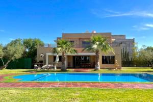 Spacious Moroccan Private Villa With Heated Pool