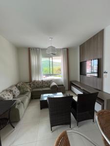 Apto de 3 quartos na Praia de Palmas, com garagem