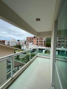 Apto de 3 quartos na Praia de Palmas, com garagem