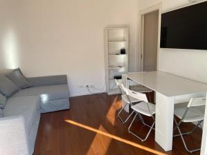 Bike & Sea under castle dreams at Finalborgo