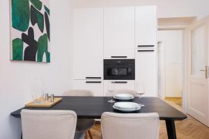 Prague Days - One-bedroom Apartment with Netflix and Balcony in Vinohrady