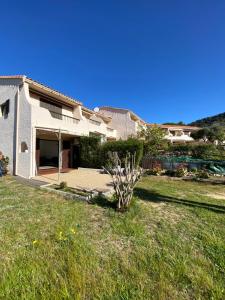 Appartements Les Marines, Castello Rosso vue mer - Acces plage a pied : photos des chambres