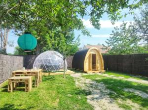 Tentes de luxe Les Pod Atypique de Sologne - Spa Privatif - Zoo de Beauval : photos des chambres