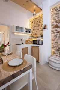 Athena Luxury Studios