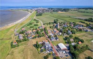 Stunning Home In Den Oever With Wifi