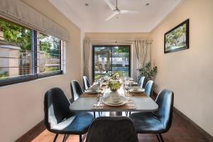 Sunshine Brooks by StayVista - Experience modern & plush interiors, A private outdoor pool,A quaint gazebo & Indoor games