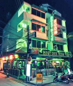 Moby Dick Guesthouse - 2hvězdičkové hotely ve městě Ko Samui