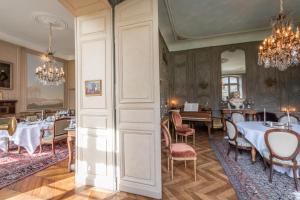 B&B / Chambres d'hotes L'Hotel de Panette, Un exceptionnel chateau en ville - Chambres et suites historiques, parking - Petit Dejeuner offert : photos des chambres