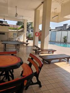 3 pool with condo opposite the train station, near old city and Nimman