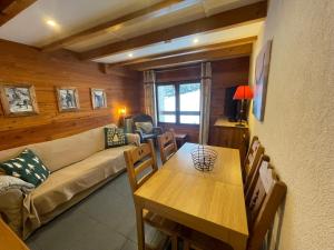 Appartements LE PASSE-MONTAGNE Bel appartement avec terrasse dans vieille ferme de montagne renovee : photos des chambres