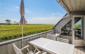 Awesome Home In Samsø With Kitchen