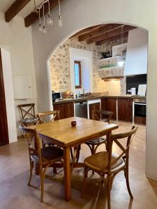 Son Vell. Mallorca. Casa amb piscina ecològica.