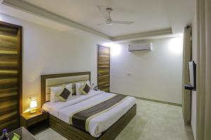 FabHotel White House BNB
