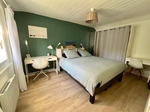 Maisons de vacances La Petite Suzette, a 2min a pied de la plage ! : photos des chambres