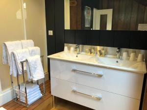 Maisons de vacances Le Hublot charmante maison au calme Fecamp vue sur le port : photos des chambres