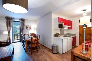 Appartements LE CHAMOIS LODGE : photos des chambres