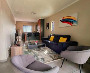 Modern 2 bedroom at Waterfall Ridge-Midrand