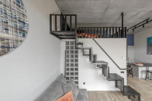 IVIS House Modern Apartment in Vilnius Old Town with balcony