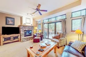 Pine Grizzly - Overlook Athletic Club Heliport